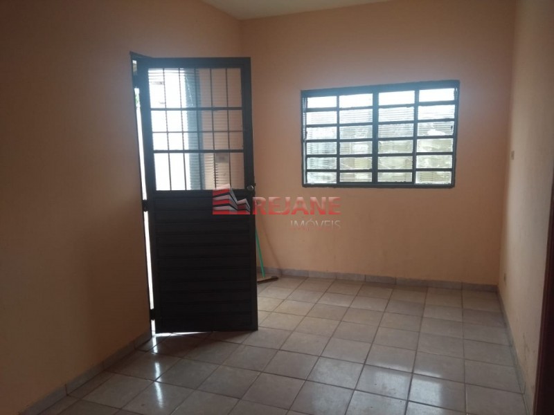 Casa à venda com 3 quartos, 75m² - Foto 2