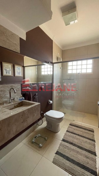 Casa à venda com 5 quartos, 351m² - Foto 12