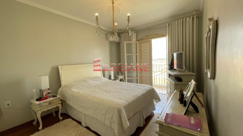 Casa à venda com 5 quartos, 351m² - Foto 14