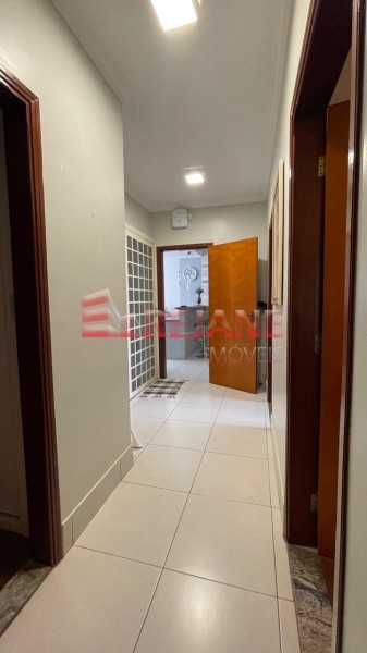 Casa à venda com 5 quartos, 351m² - Foto 13