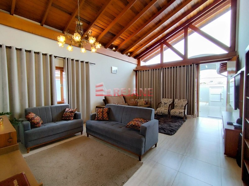 Casa à venda com 3 quartos, 210m² - Foto 7