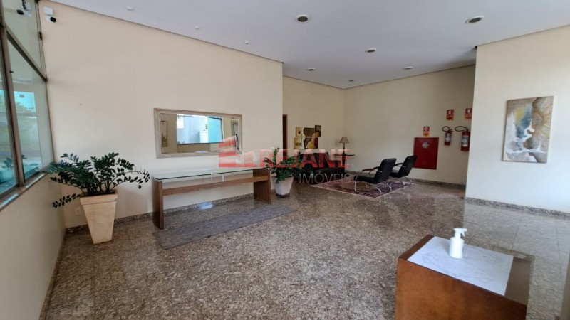 Apartamento à venda com 4 quartos, 162m² - Foto 4