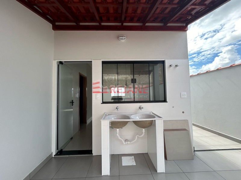 Casa à venda com 2 quartos, 88m² - Foto 8