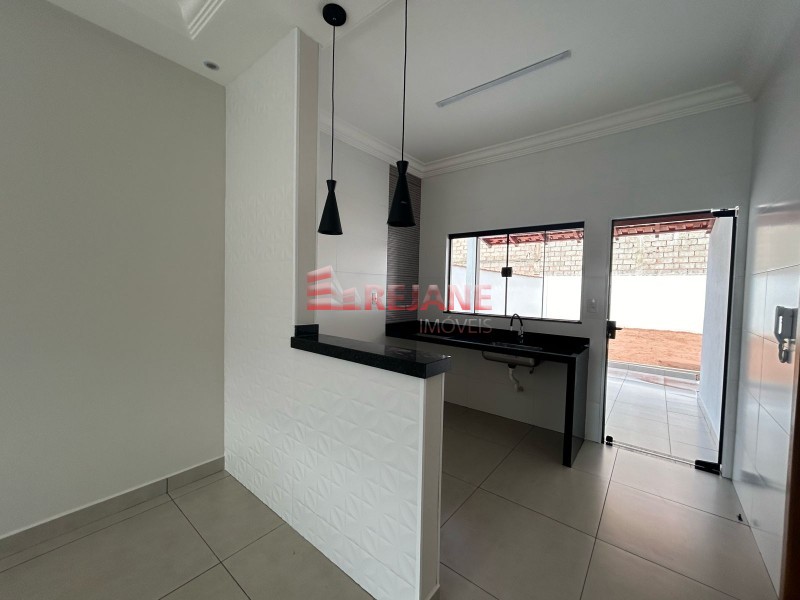 Casa à venda com 2 quartos, 88m² - Foto 4