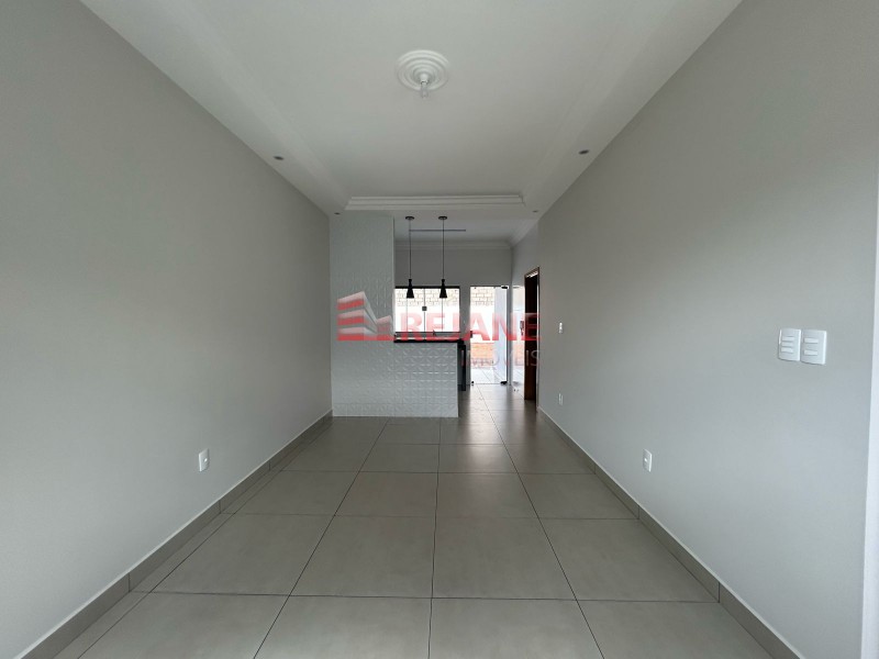 Casa à venda com 2 quartos, 88m² - Foto 3