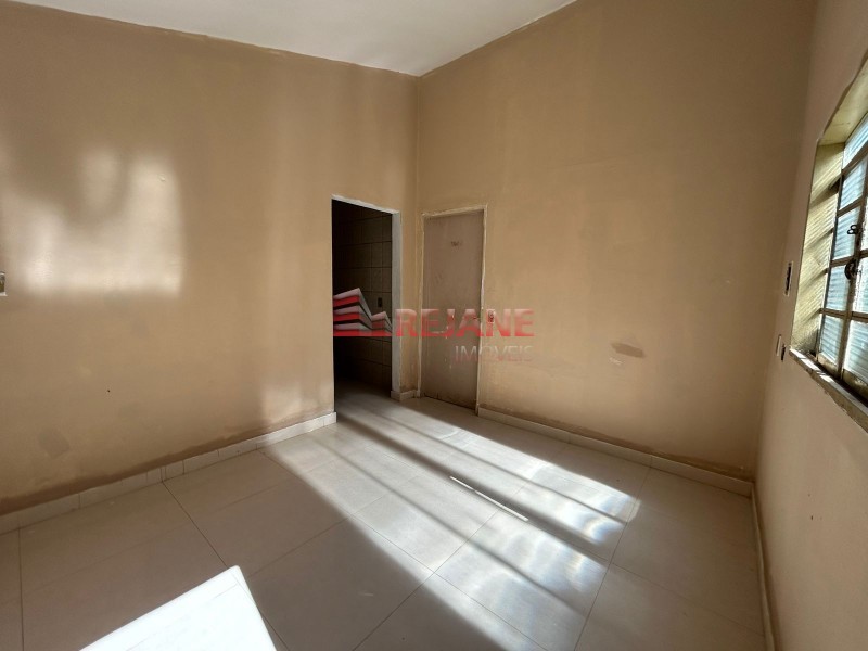 Casa à venda com 2 quartos, 109m² - Foto 3