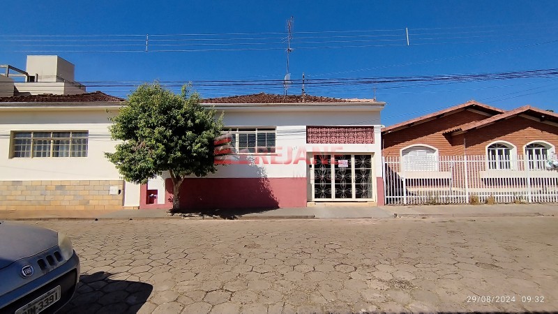 Foto: Casa - Centro - São Sebastião do Paraíso/MG