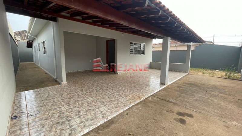 Casa à venda com 3 quartos, 148m² - Foto 3