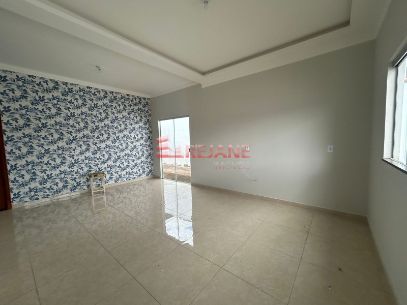 Casa à venda com 3 quartos, 110m² - Foto 2