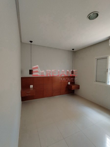 Casa à venda com 3 quartos, 298m² - Foto 18