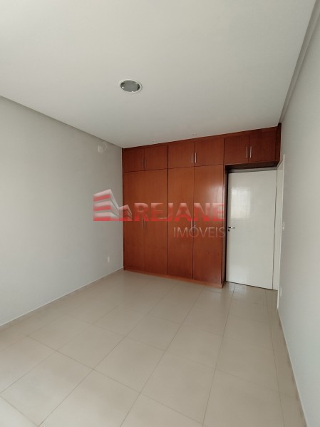 Casa à venda com 3 quartos, 298m² - Foto 15