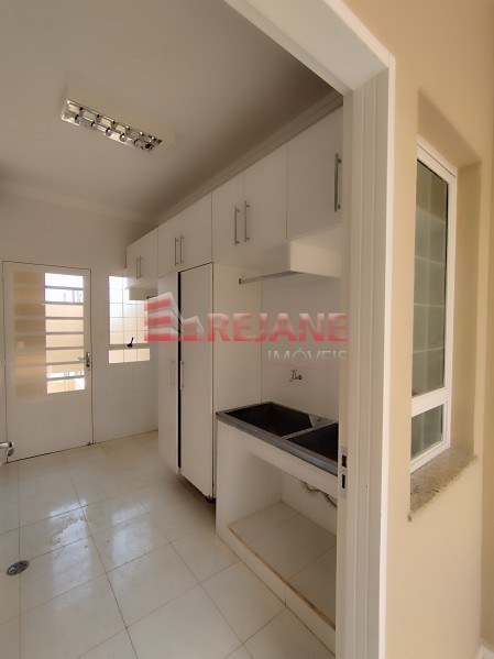 Casa à venda com 3 quartos, 298m² - Foto 27